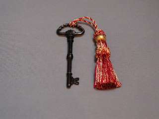08 Red/Pale Gold Traditional Key Tassel