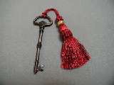 09 Raspberry Traditional Key Tassel