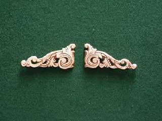 AP16 Medium Scroll Bracket Applique (Pair).