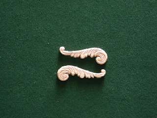 AP13 Small Feather Scroll Applique (Pair).